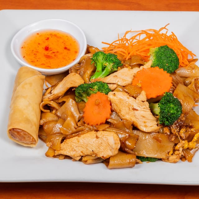 Pad Siew with Egg Roll.