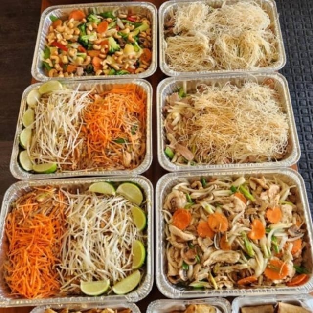 Entrée Catering Tray.