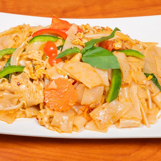 Pad Kee Mao Noodle.