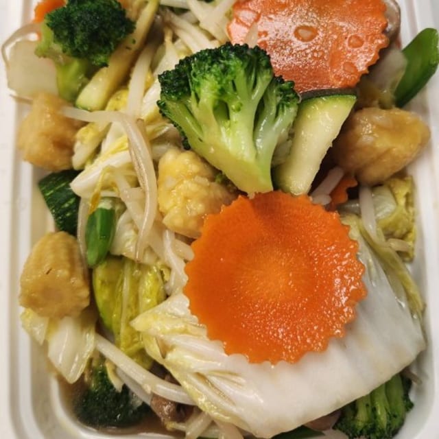 Veggie Lover with Egg Roll.